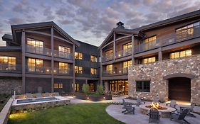 The Rusty Parrot Lodge And Spa