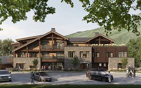 The Rusty Parrot Lodge And Spa